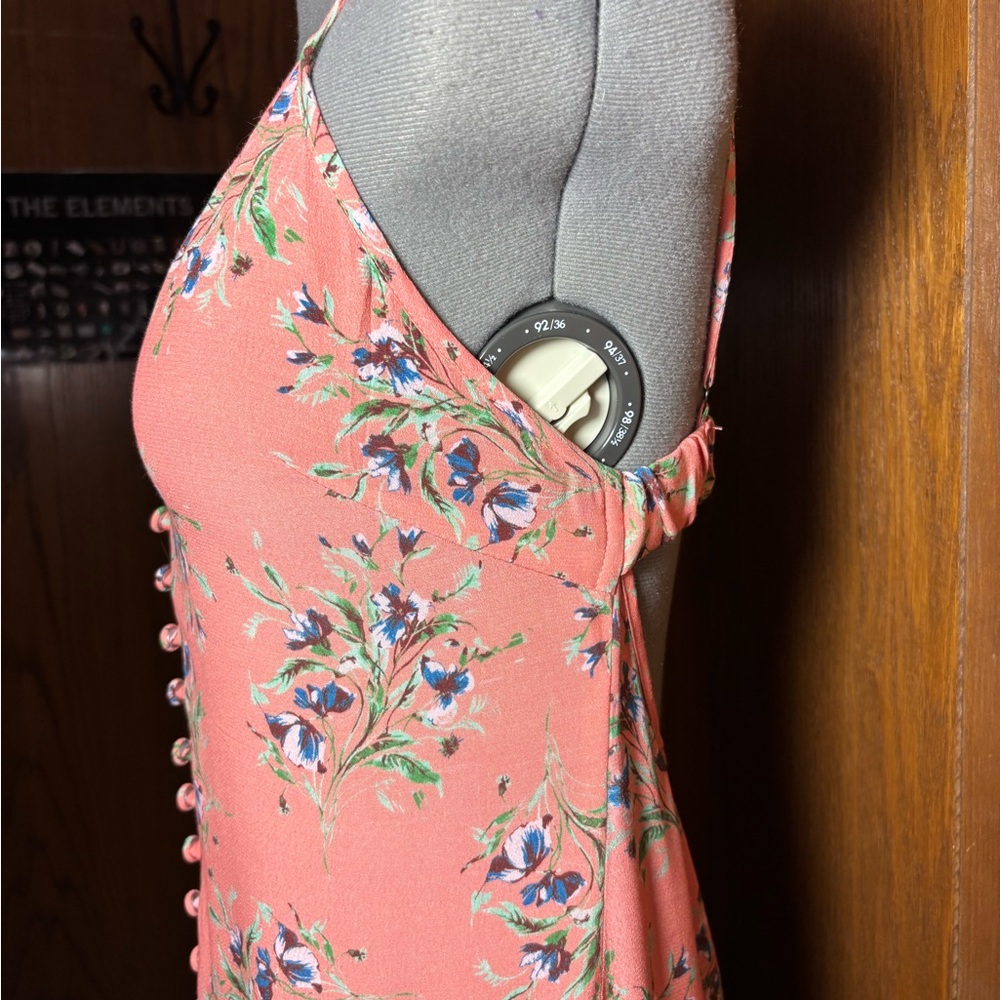 Flynn Skye Coral Floral Maxi Dress. Medium. - Picture 5 of 10